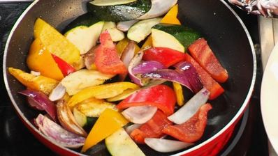 утиная грудка с клубничным чатни