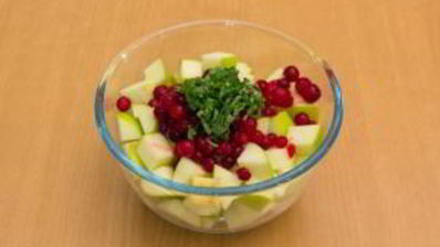 утка, фаршированная яблоками