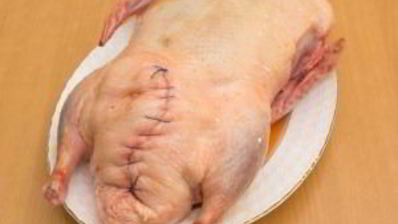 утка, фаршированная яблоками