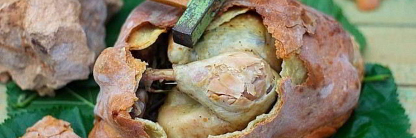 Яйцо динозавра — курица запечённая в тесте с травами