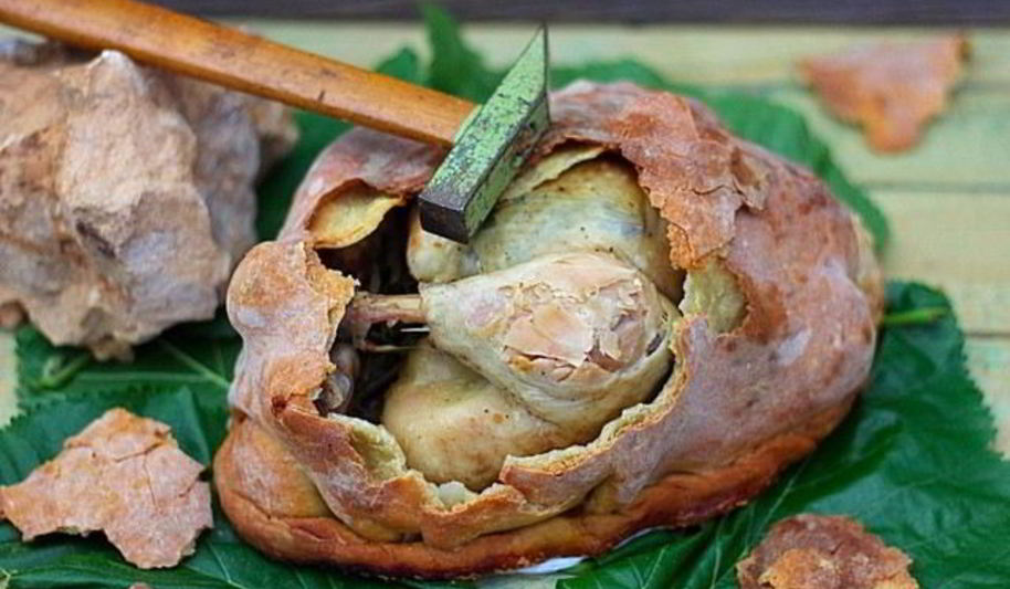 Рецепт яйца динозавра — курицы запечённой в тесте с травами