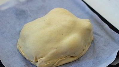 яйцо динозавра — курица запечённая в тесте с травами