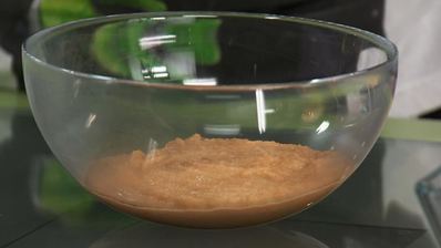 запеченная свинина в овощной икре с картофелем