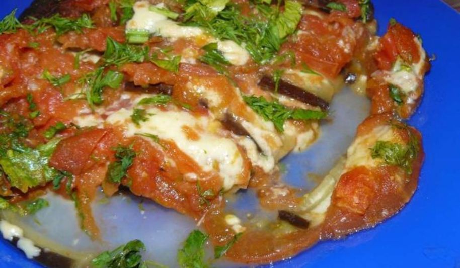 Рецепт баклажанов с помидорами и сыром