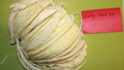 белокочанная капуста, тушенная с вешенками