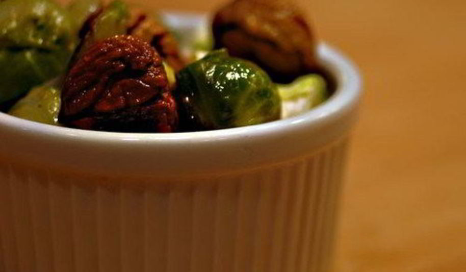 Рецепт брюссельской капусты с каштанами и шалфеем
