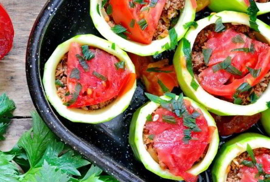 Фаршированные кабачки в сливочном соусе