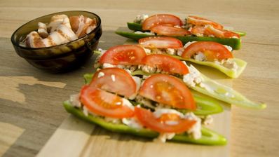 фаршированные перцы чили, запеченные на гриле