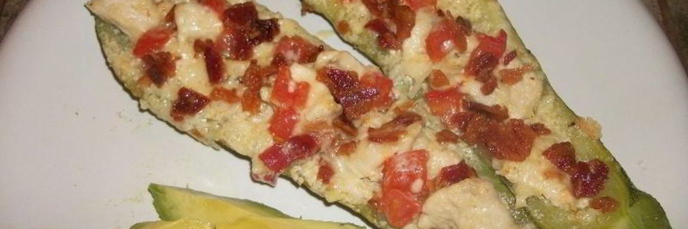 Кабачки, фаршированные курицей, в духовке