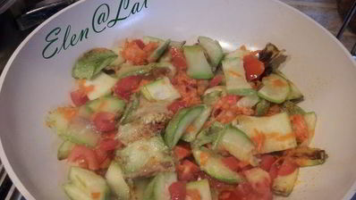 кабачки тушеные в сливочном соусе