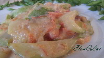 кабачки тушеные в сливочном соусе