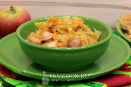 Капуста с сосисками в мультиварке