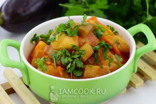 Картошка тушеная с баклажанами