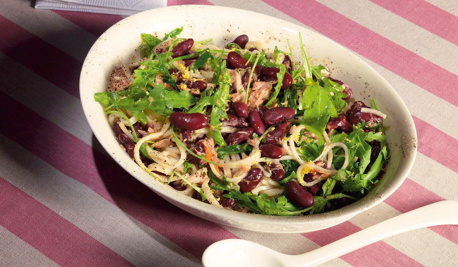 Рецепт красной фасоли с тунцом и лапшой