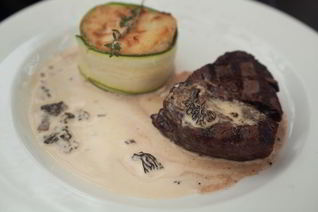 Миньон из говядины с гратеном из цветной капусты