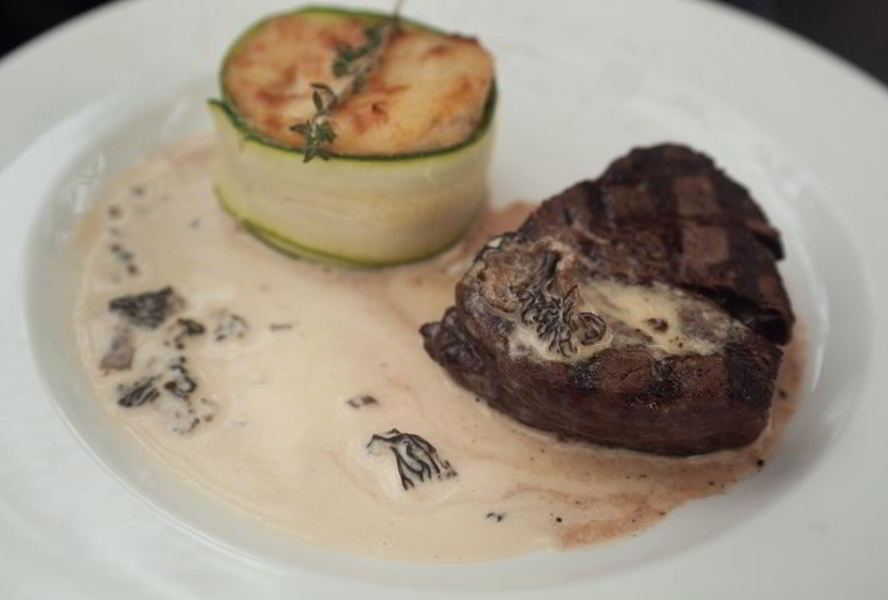 Миньон из говядины с гратеном из цветной капусты