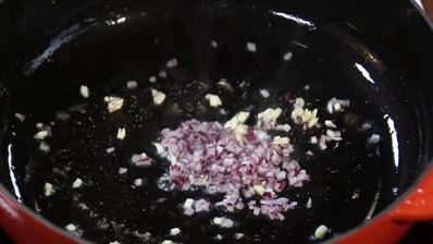 мусака с бараниной и соусом бешамель