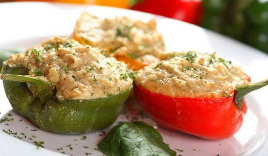 Рецепт перца фаршированного куриным филе и овощами