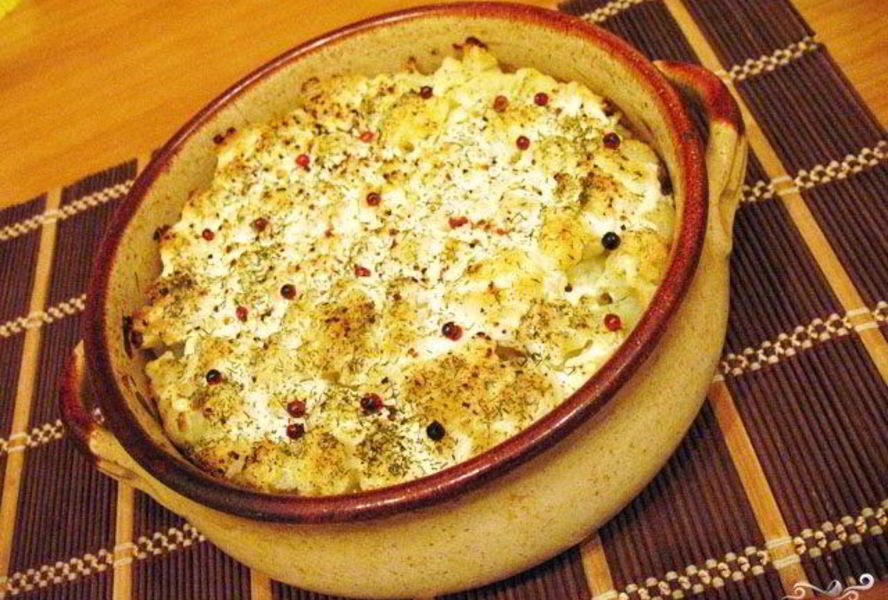 Цветная капуста с курицей, запеченная в духовке