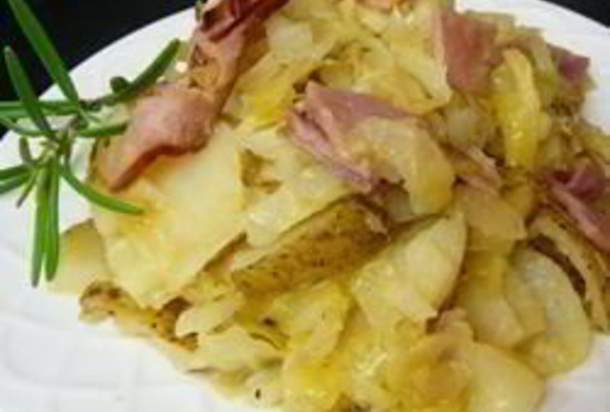 Тушеная капуста с картошкой и ветчиной