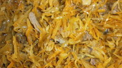 тушеная капуста с печенью