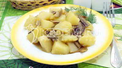 тушеная картошка с грибами