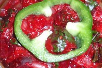 Тушеная свекла с томатами, луком и зирой