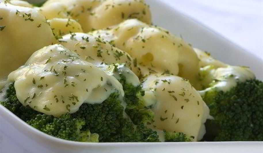 Рецепт запеченой брокколи с чесноком и пармезаном