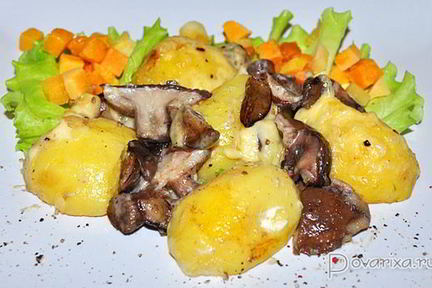Запеченный картофель с грибами и сыром