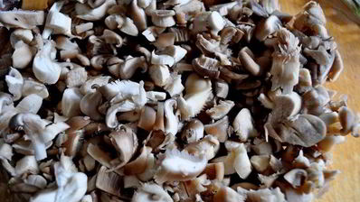 запеченный перец, фаршированный вешенками и сыром