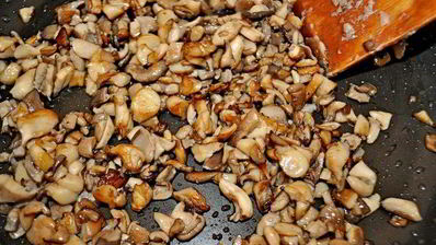 запеченный перец, фаршированный вешенками и сыром