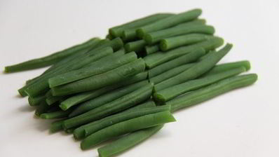 зеленая фасоль с тахини и креветками