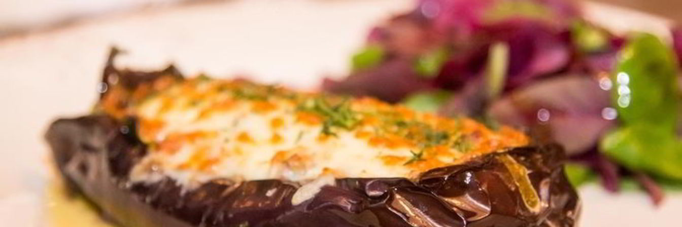 Баклажаны с куриной печенью и овощами