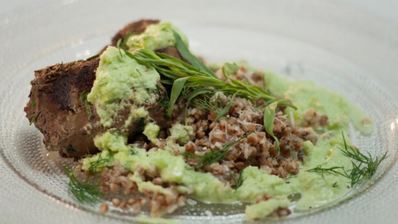 говяжья печенка с гречотто и соусом из огурца