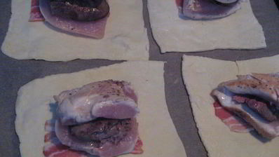 конверты с куриной грудкой, печенью и беконом