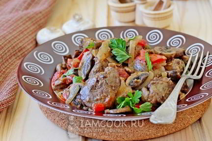 Куриная печень с шампиньонами