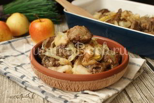 Куриная печень с яблоками