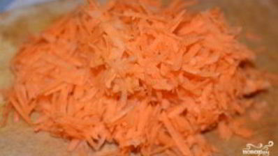 куриная печень, тушенная с луком и морковью