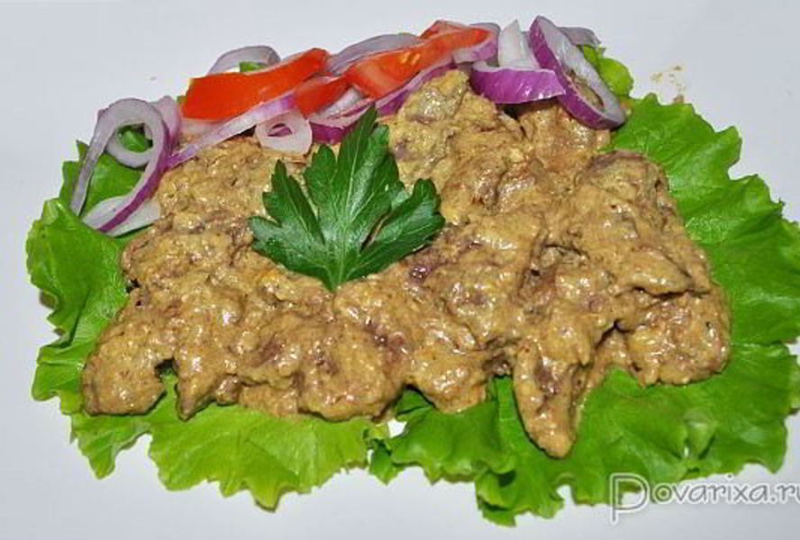 Куриная печень в орехово-сметанном соусе