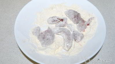 куриная печень в орехово-сметанном соусе