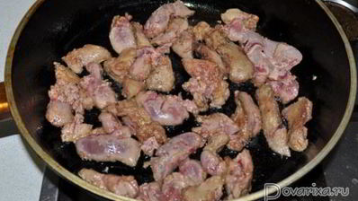 куриная печень в орехово-сметанном соусе