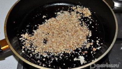 куриная печень в орехово-сметанном соусе