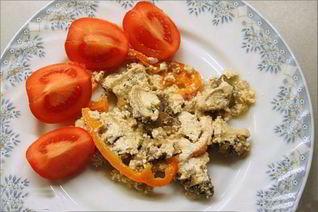 Куриная печень в сметане тушеная