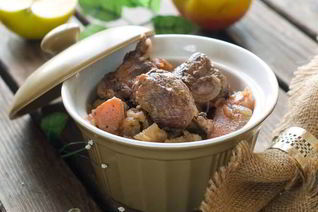 Нежная говяжья печень в горшочках