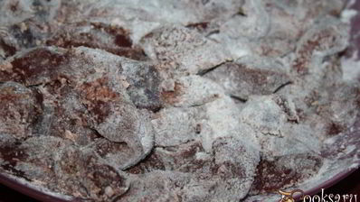 нежная говяжья печень в сметанном соусе