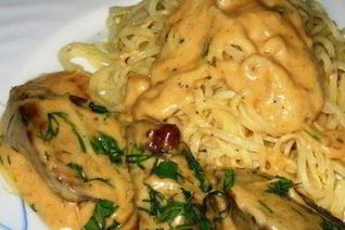 Нежная печень в сырном соусе