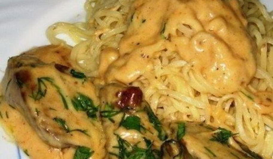 Рецепт нежной печени в сырном соусе