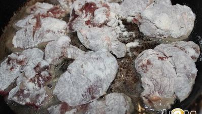 нежнейшая печень в сметанно-винном соусе