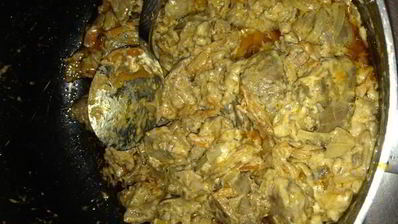 печень куриная, тушеная с карри