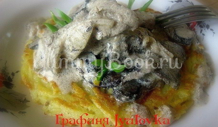 Рецепт печени с грибами на картофельном блине